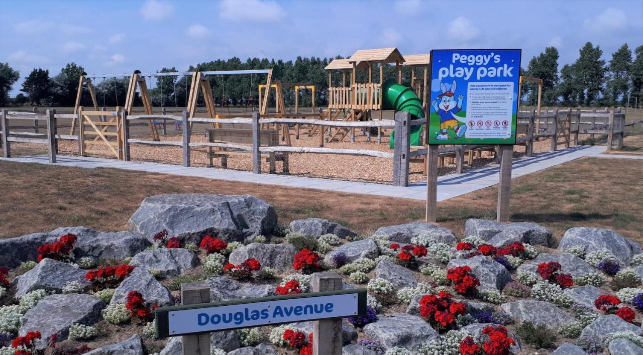 The Burrows Holiday Caravan, Seal Bay Selsey Exteriör bild