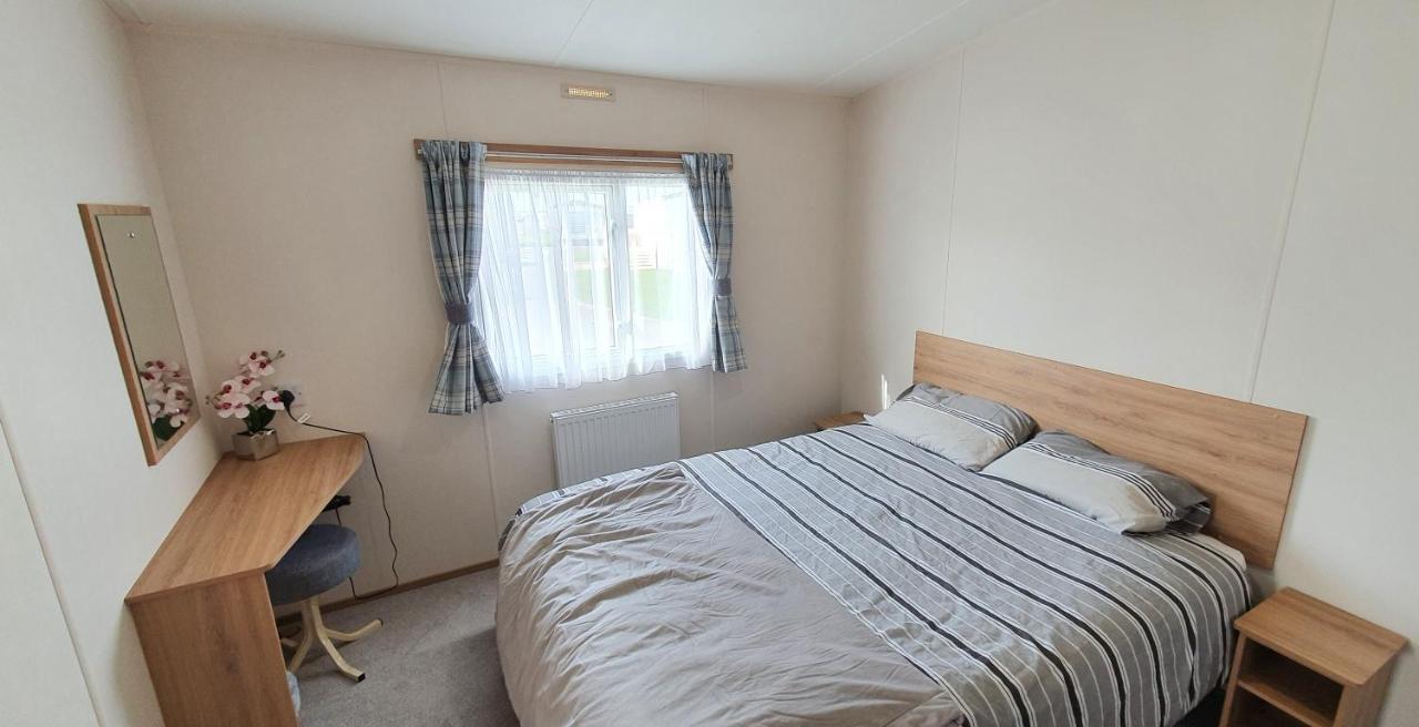 The Burrows Holiday Caravan, Seal Bay Selsey Exteriör bild